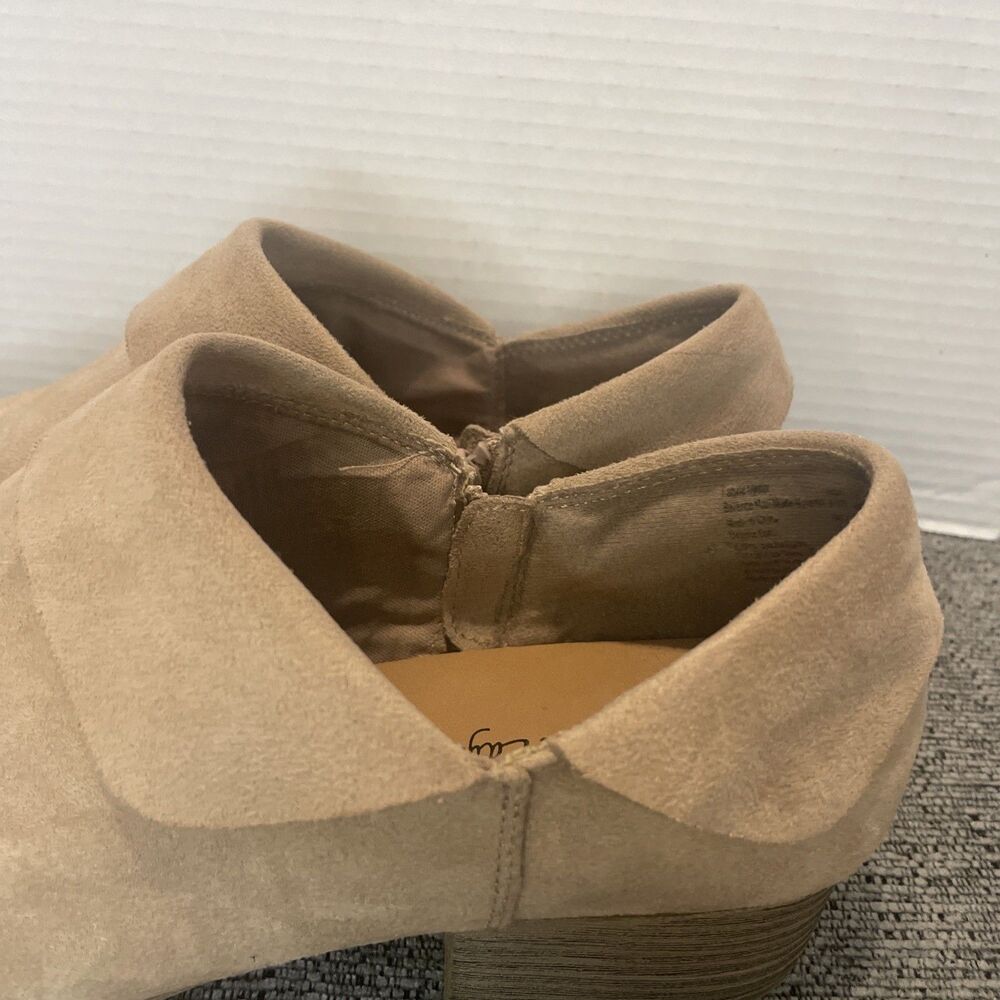 American Eagle Booties Women’s Size 12  Tan Faux Suede Low‎ Heel Ankle Boots Zip - Picture 7 of 15